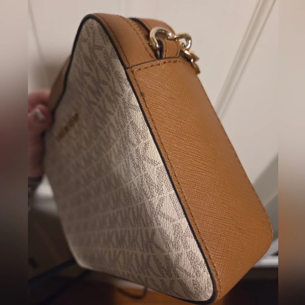Michael Kors Off White, Grey, and Brown MK Print crossbody jet set bag - Picture 14 of 16